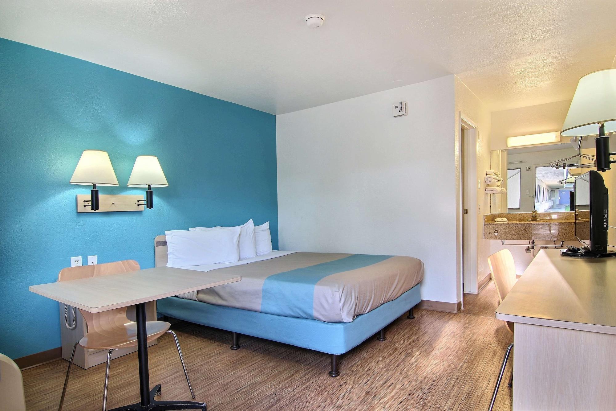 Hotel 6-lubbock, Tx