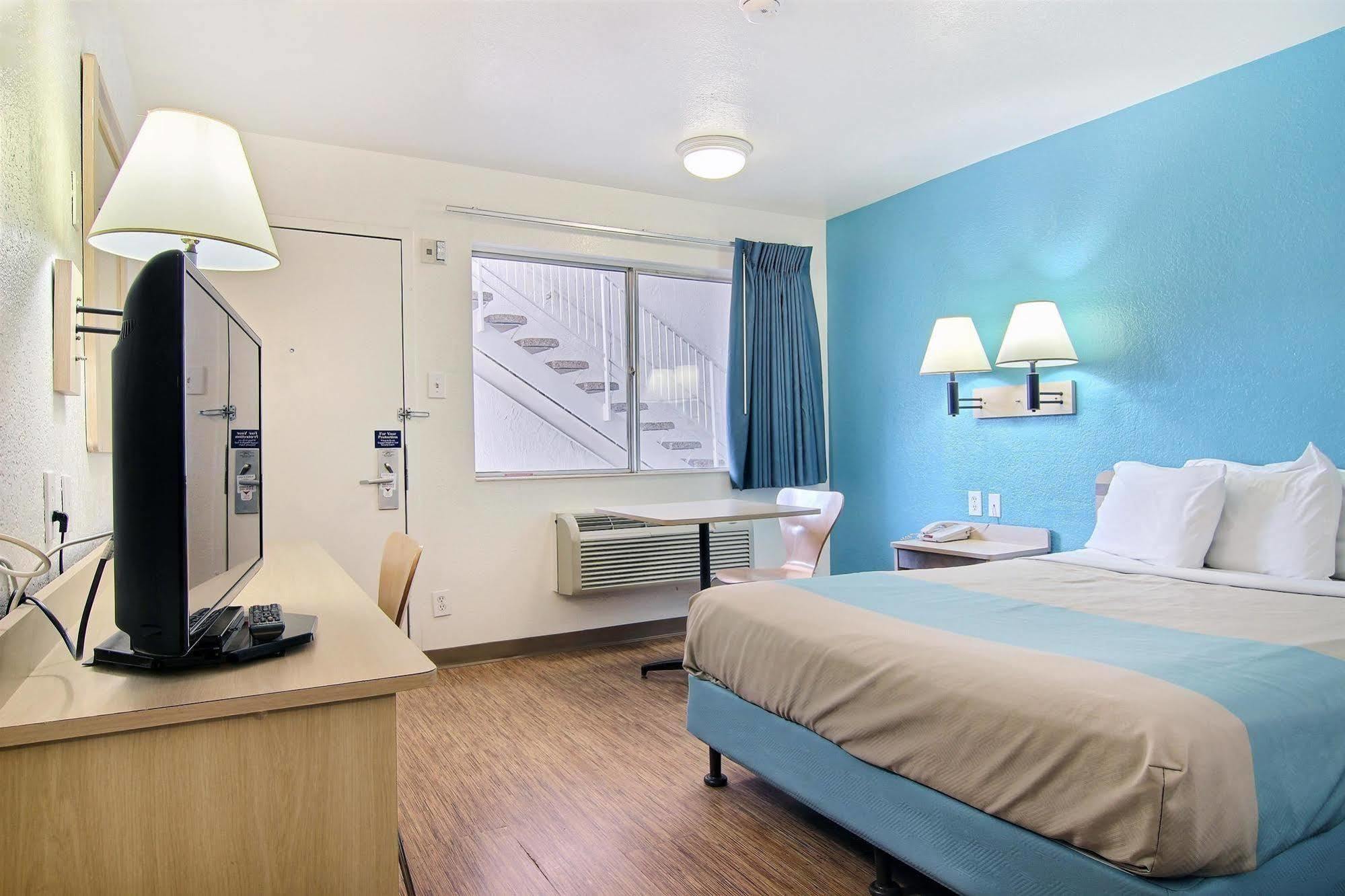 Hotel 6-lubbock, Tx Lubbock
