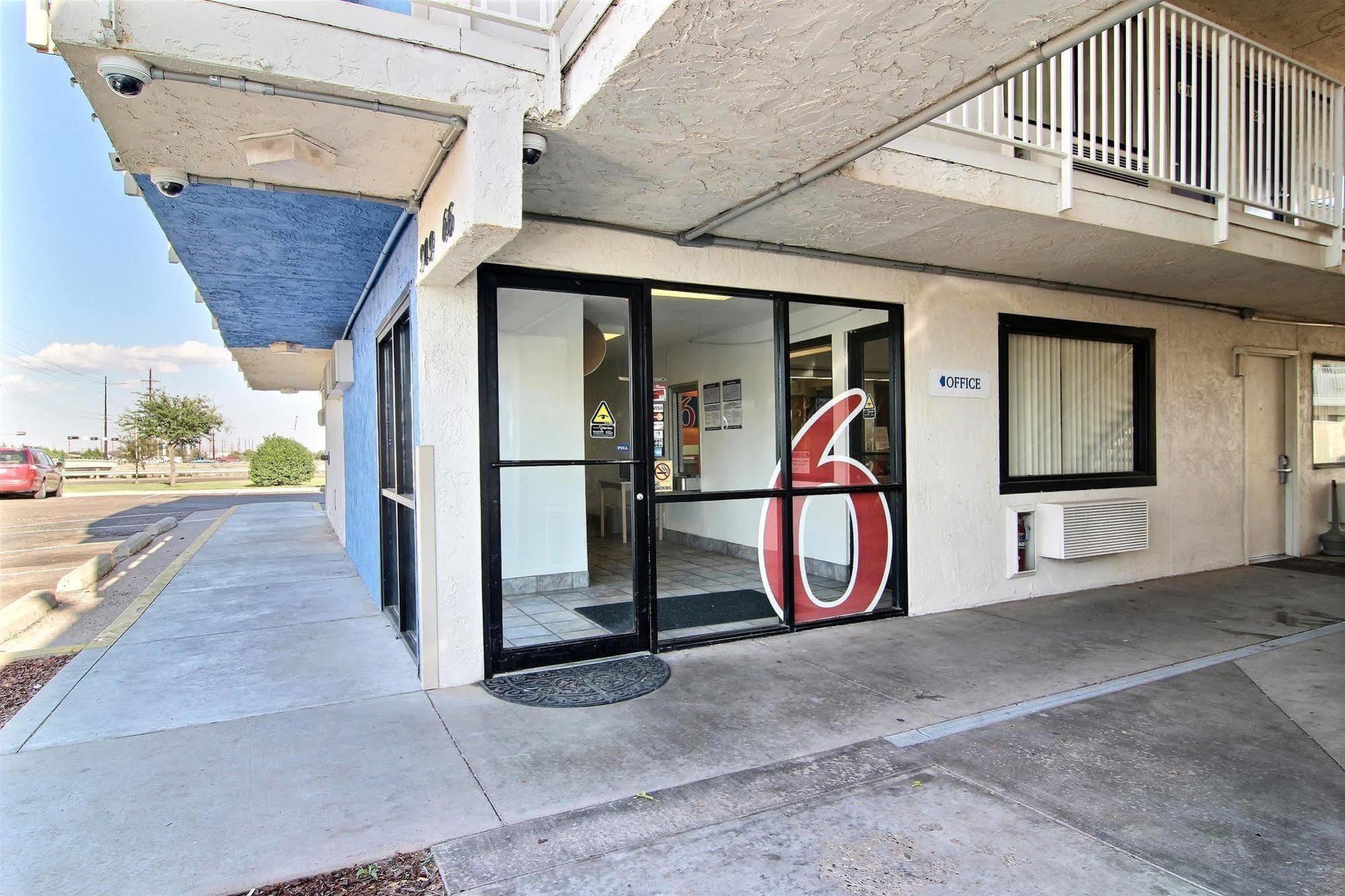 6-lubbock, Tx Hotel 2*